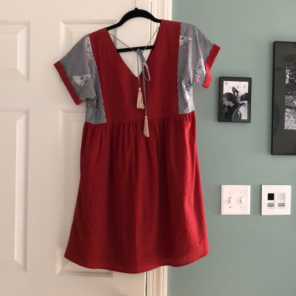 Rust orange “rooster” dress - Picture 2 of 3